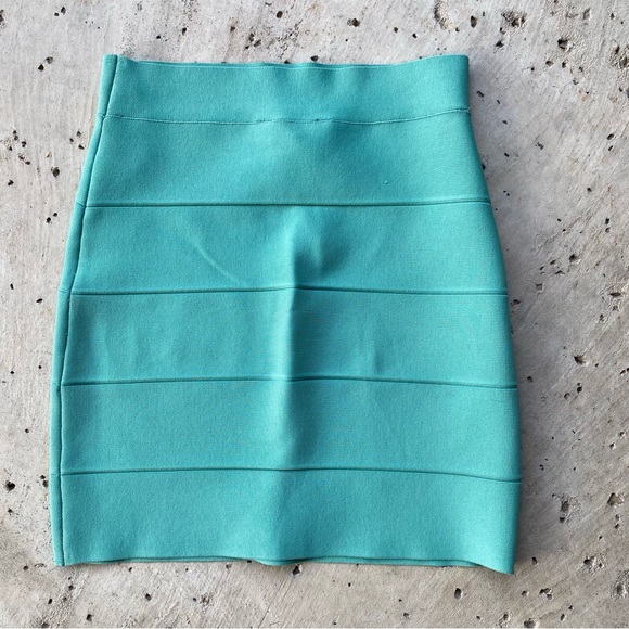 BCBGMaxAzria Bandage Skirt Mint - Picture 4 of 4
